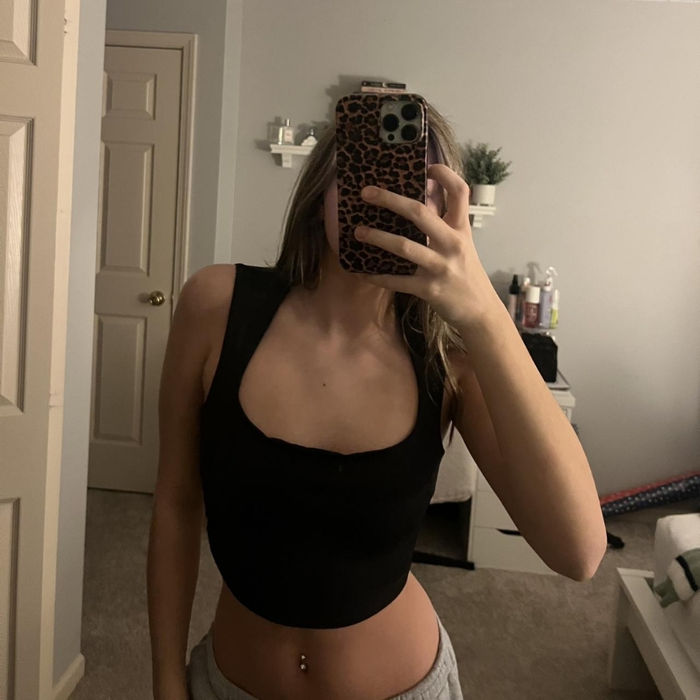 Edikted Women's Black Crop-top